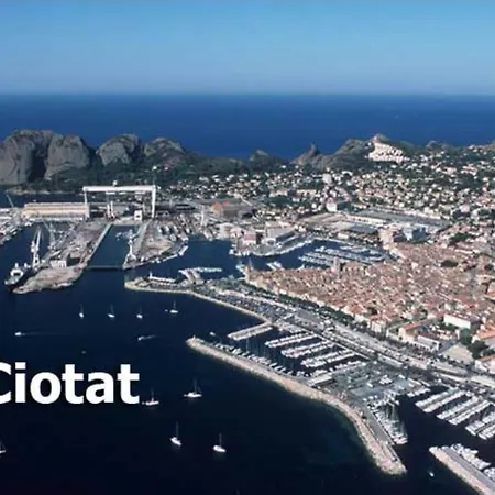 Ali Piscine, Jacuzzi A 700m De La * La Ciotat