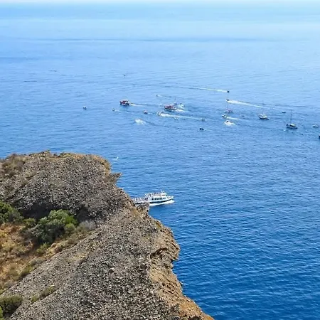 Ali Piscine, Jacuzzi A 700m De La Nyaraló